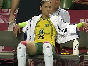 Niñera monta un espe ...