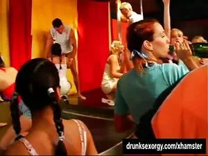 Hermosa joven puta l ...